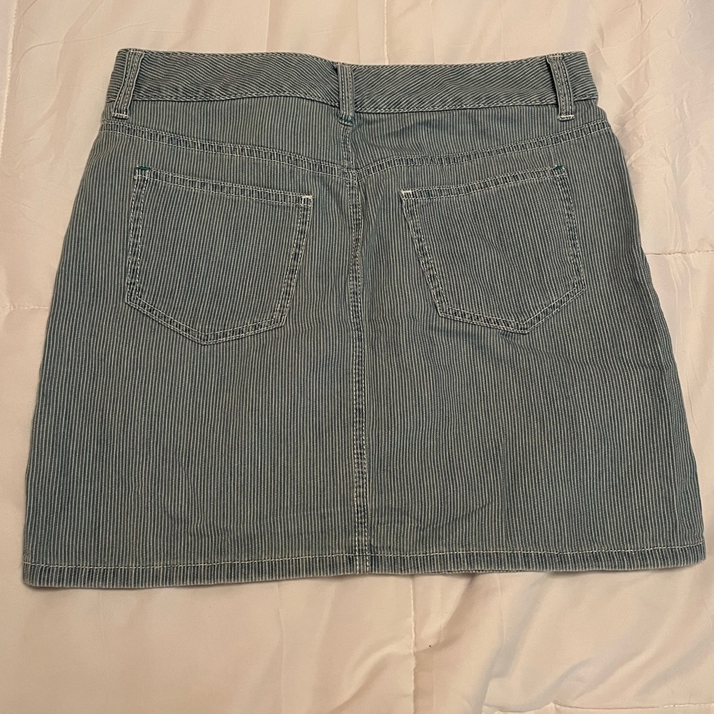 Tommy Hilfiger/women’s skirt, size 2, blue and white pinstriped - Picture 3 of 4